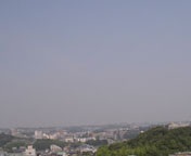 萰
